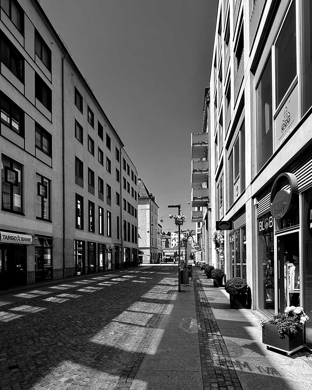 chemnitz-city-center-shadows-1000 Chemnitz City Center Shadows in the Street