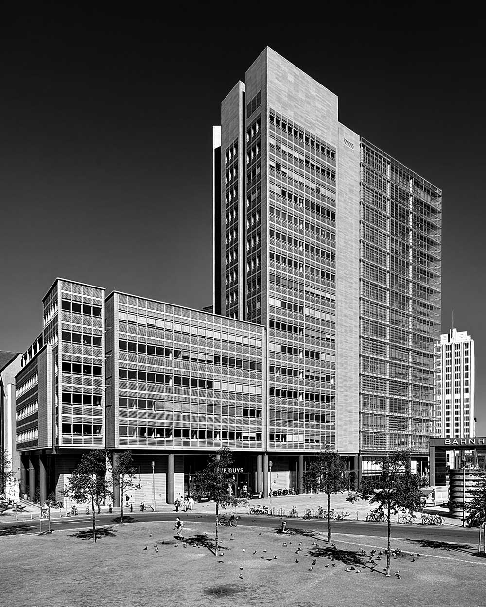 potsdamer-plats-modern-buildings-1000 Potsdamer Platz Berlin Moder Buidlings