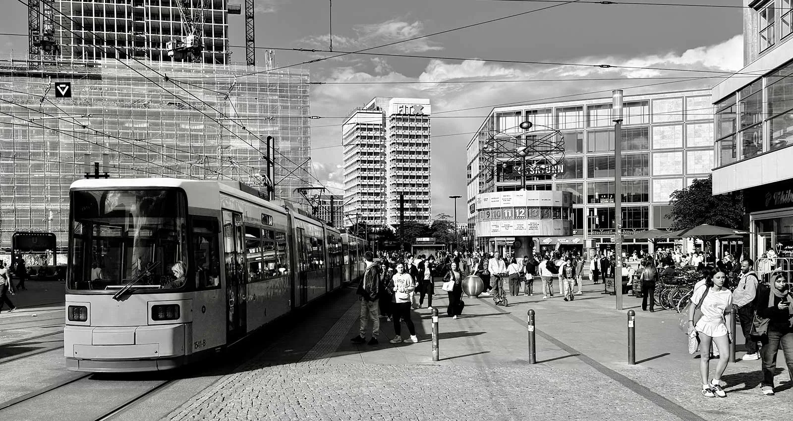 alexanderplatz-world-clock-and-tram-1600 Berlin Alexanderplatz World Clock and Tram
